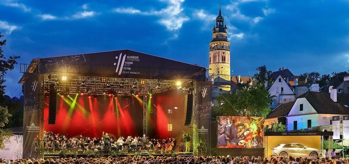 30. ročník Mezinárodního hudebního festivalu Český Krumlov je za dveřmi. Přivítá pěvce Plácida Dominga či Adama Plachetku, bubeníka Billyho Cobhama i hvězdy z Broadwaye