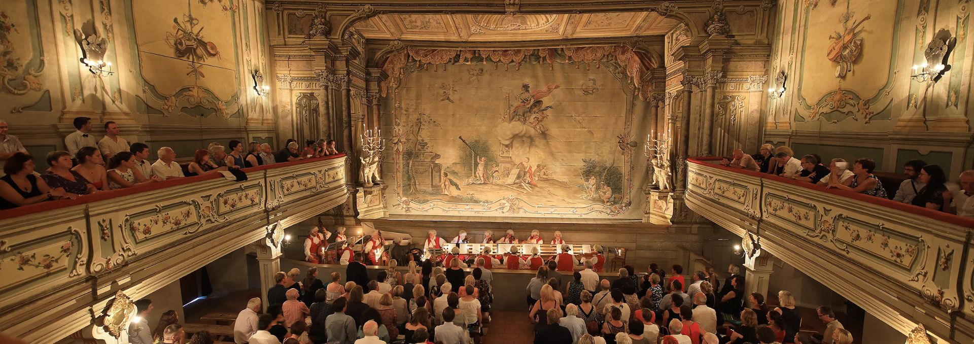 Zámecké barokní divadlo