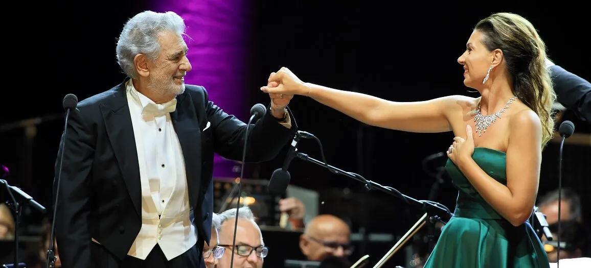 Plácido Domingo zahájil 30. ročník Mezinárodního hudebního festivalu Český Krumlov. Návštěvníci jej ocenili potleskem ve stoje