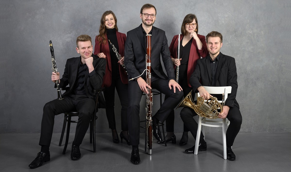 6744Interview with soloists of ¡Viva España!