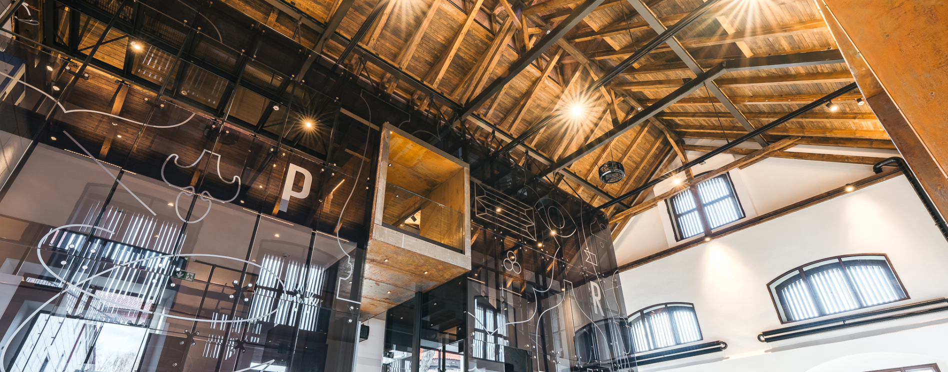 Portál – návštěvnické centrum, Port 1560